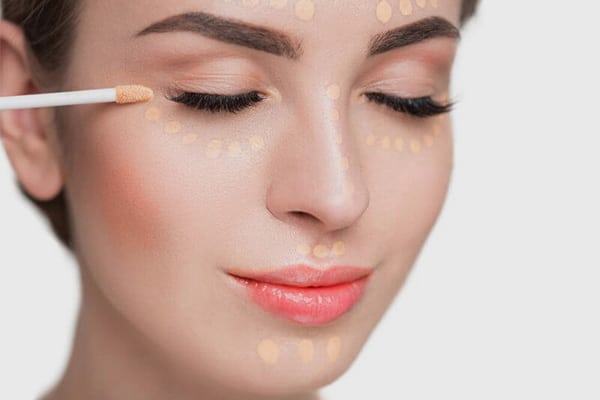 کانسیلر بهتره با کرم پودر؟ تفاوتشون چیه؟